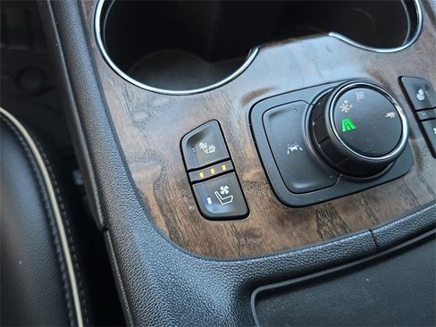 Certified 2021 GMC Acadia Denali w/ Denali Technology Package image 23