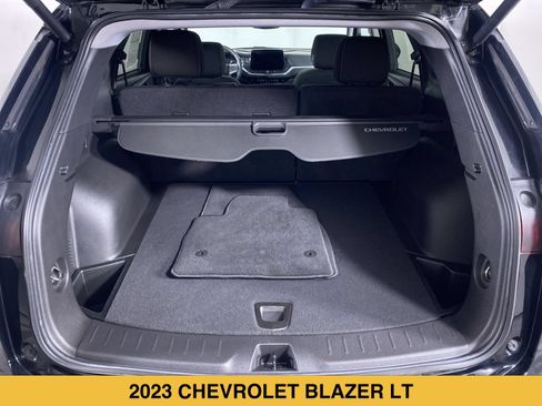 Used 2023 Chevrolet Blazer LT w/ Convenience Package FWD image 13