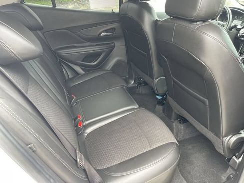 Used 2022 Buick Encore Preferred AWD/4WD image 15