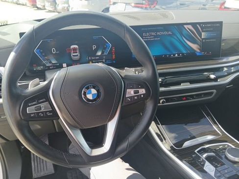 Used 2025 BMW X5 xDrive50e image 23