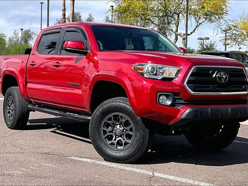Used 2018 Toyota Tacoma SR5 image 2