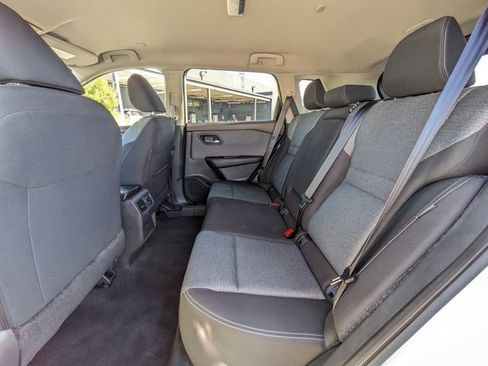 Used 2023 Nissan Rogue SV image 15