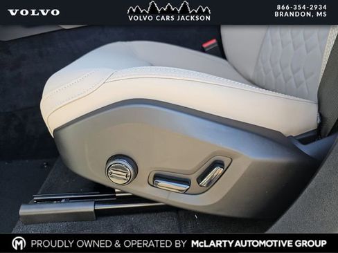 New 2026 Volvo XC90 B6 Plus w/ Protection Package Premier AWD/4WD image 14