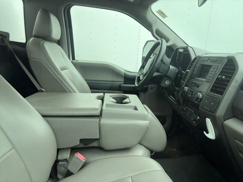 Used 2019 Ford F550 2WD Regular Cab Super Duty image 2