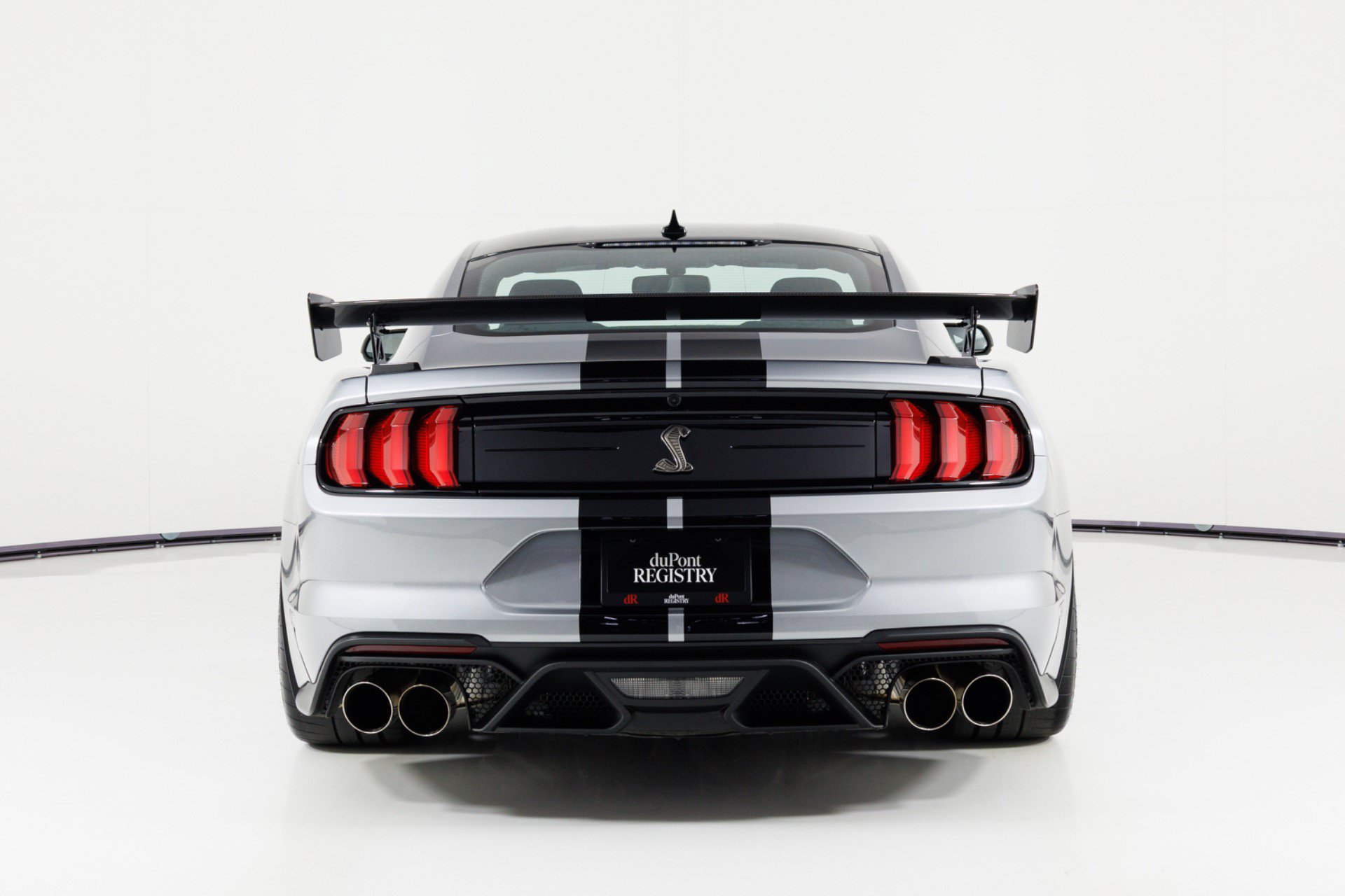 Used 2021 Ford Mustang Shelby GT500 w/ Carbon Fiber Track Pack RWD image 4