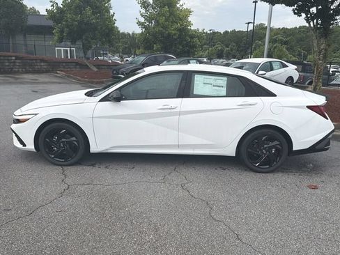New 2026 Hyundai Elantra SEL Sport FWD image 4