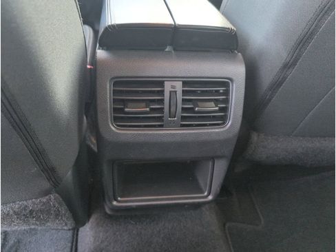 Used 2023 Nissan Rogue S image 33