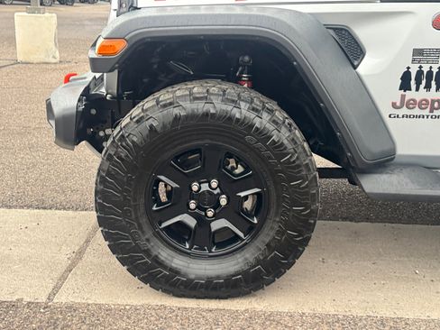 Certified 2022 Jeep Gladiator Mojave w/ Trailer Tow Package image 11