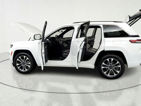 Used 2023 Jeep Grand Cherokee Overland w/ Adv Protech Group III AWD/4WD image 10