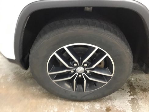 Used 2017 Jeep Grand Cherokee Trailhawk w/ Trailhawk Luxury Group AWD/4WD image 4