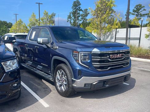Used 2023 GMC Sierra 1500 SLT w/ SLT Premium Package AWD/4WD image 3