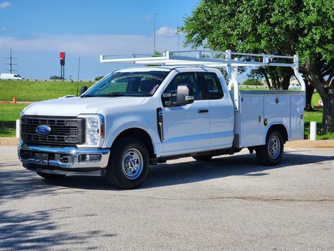 Used 2024 Ford F250 XL w/ XL Chrome Package RWD image 2