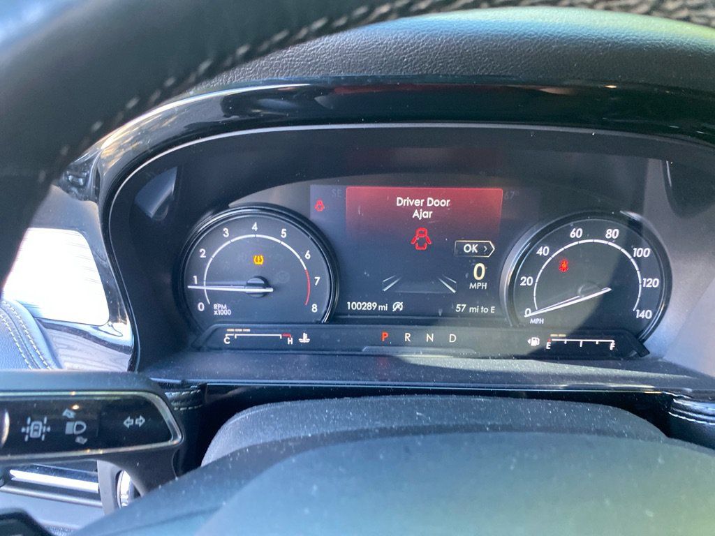 Used 2020 Lincoln Corsair AWD w/ Premium Package image 13