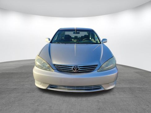 Used 2006 Toyota Camry LE FWD image 2