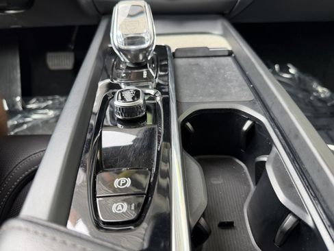 Used 2022 Volvo XC60 T8 Inscription w/ Advanced Package AWD/4WD image 26