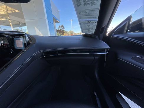 Used 2024 Chevrolet Corvette Stingray Preferred Cpe w/ Z51 Performance Package image 25