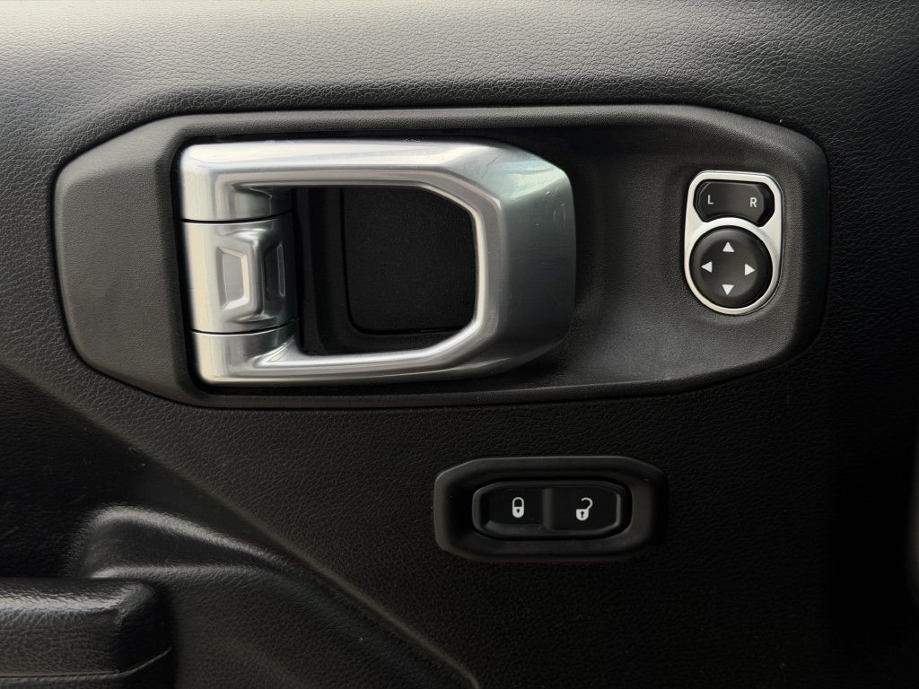 Used 2023 Jeep Gladiator Sport AWD/4WD image 23