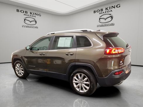 Used 2016 Jeep Cherokee Limited AWD/4WD image 3