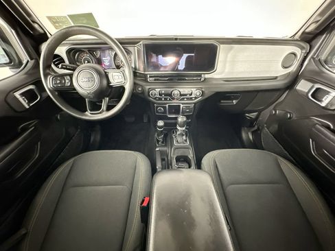 Used 2024 Jeep Gladiator Sport AWD/4WD image 10