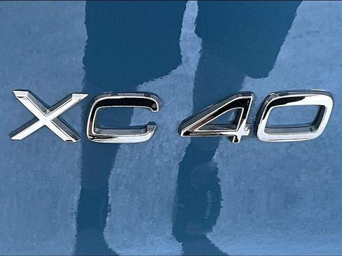 Used 2024 Volvo XC40 B5 Plus w/ Protection Package Premier AWD/4WD image 38
