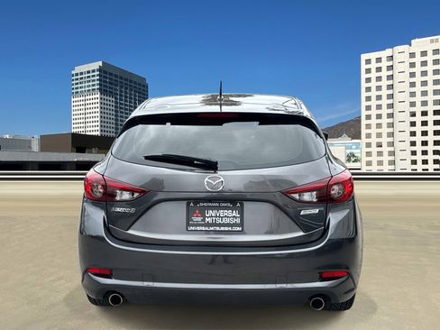 Used 2018 MAZDA MAZDA3 Touring FWD image 4