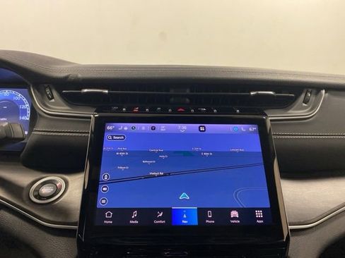 Used 2023 Jeep Grand Cherokee Limited image 13