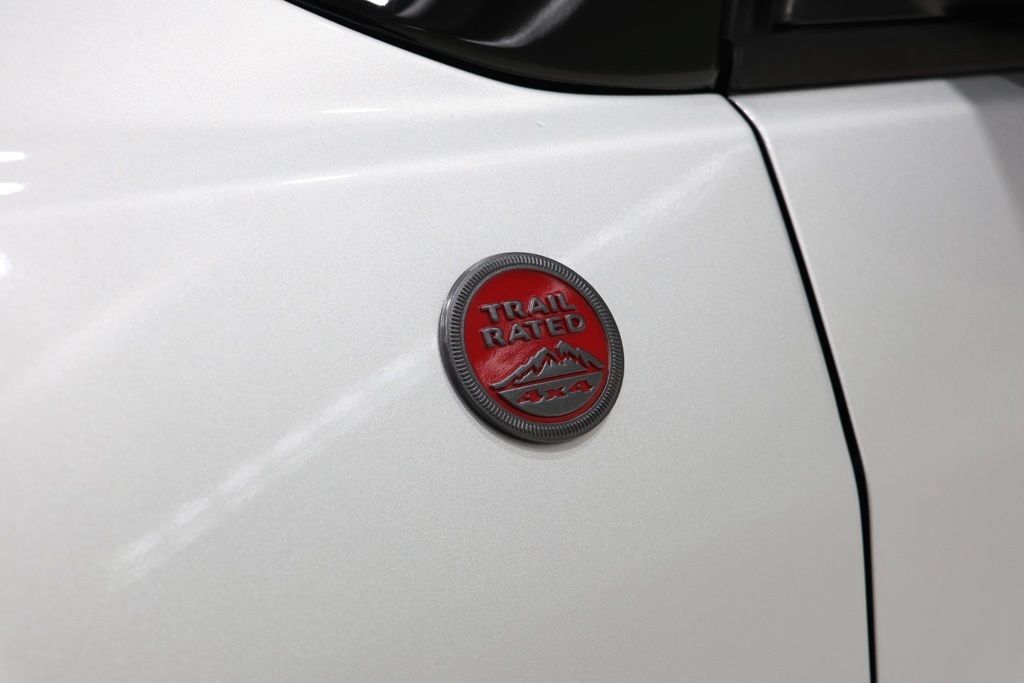 Used 2025 Jeep Compass Trailhawk AWD/4WD image 10
