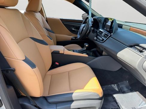 Certified 2024 Lexus ES 350 w/ Premium Package FWD image 8