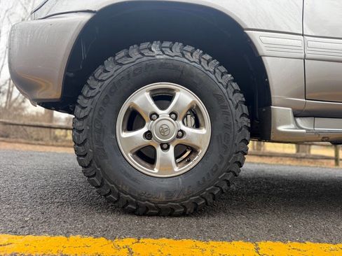 Used 2001 Toyota Land Cruiser image 15