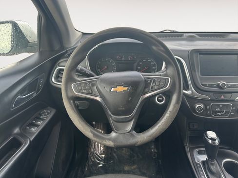 Used 2018 Chevrolet Equinox LT image 12