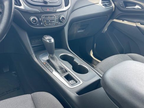 Used 2020 Chevrolet Equinox LT w/ Driver Convenience Package FWD image 18