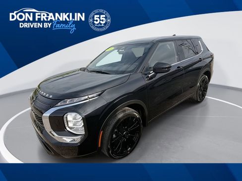 New 2026 Mitsubishi Outlander LE image 1