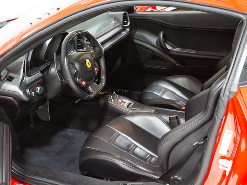 Used 2014 Ferrari 458 Italia Coupe RWD image 21