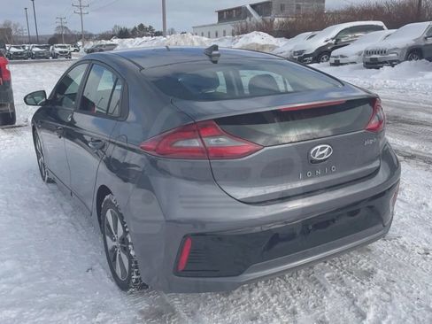Used 2019 Hyundai Ioniq Plug-In Hybrid image 2