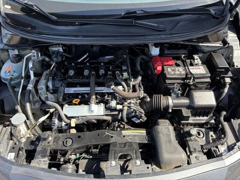 Used 2025 Nissan Versa SV FWD image 30