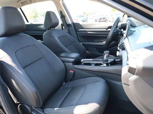 Used 2023 Nissan Altima 2.5 SV FWD image 28