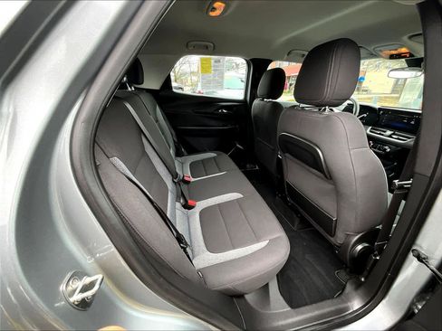 Used 2024 Chevrolet TrailBlazer LS image 16
