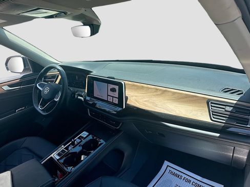 Used 2025 Volkswagen Atlas SE AWD/4WD image 33