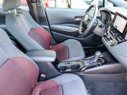 Used 2025 Toyota Corolla SE FWD image 19