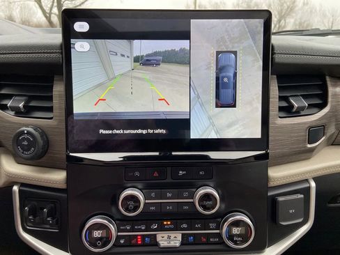 Used 2023 Ford Expedition Max Limited image 21