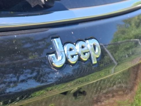 Used 2019 Jeep Compass Latitude w/ Popular Equipment Group AWD/4WD image 8