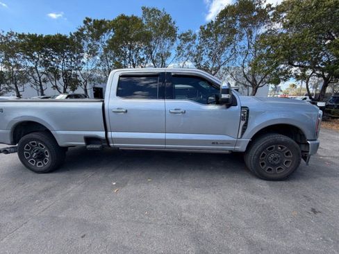 Used 2023 Ford F350 Platinum image 3