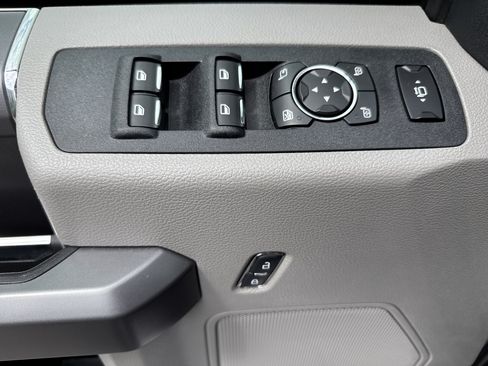 Used 2019 Ford F250 XLT w/ XLT Premium Package AWD/4WD image 15