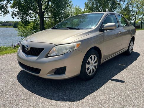 Used 2010 Toyota Corolla FWD image 1