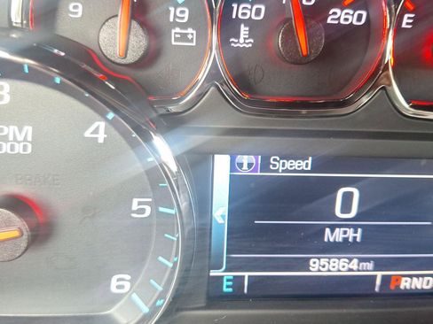 Used 2019 Chevrolet Tahoe LT w/ LT Signature Package AWD/4WD image 31