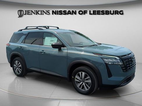 New 2026 Nissan Pathfinder SL FWD image 1