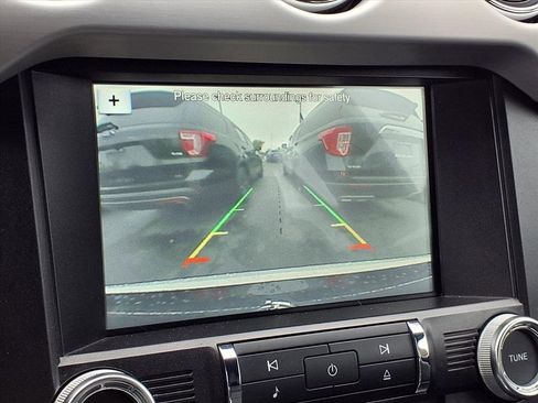 Used 2017 Ford Mustang Premium image 7