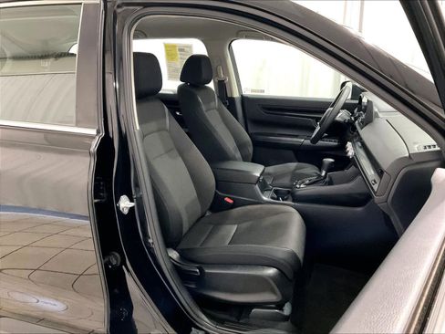 Used 2023 Honda CR-V LX image 11