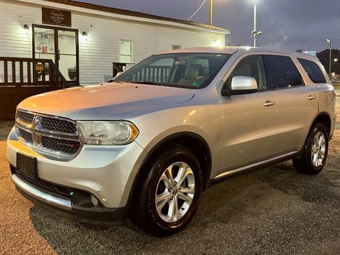 Used 2013 Dodge Durango SXT image 1