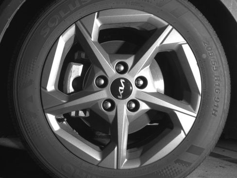 Used 2025 Kia K4 LXS image 12